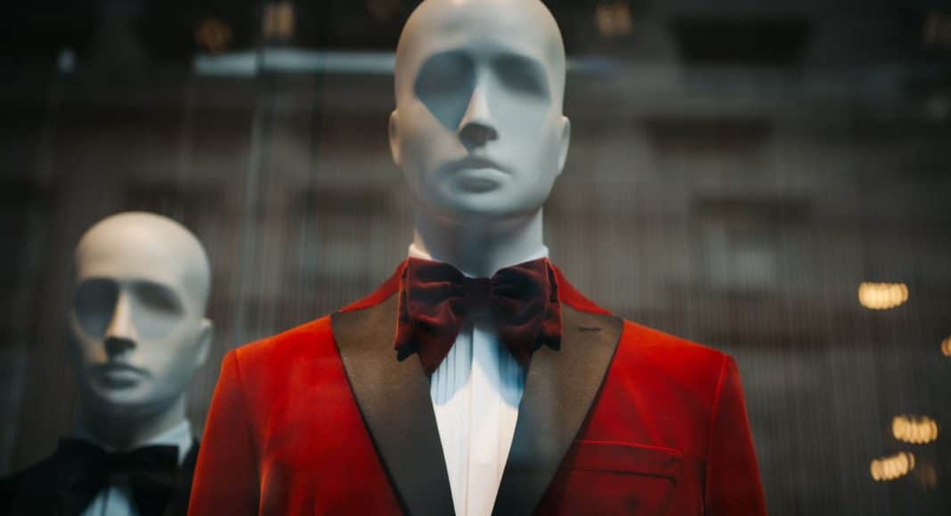 Mannequin Steals Thousands In Merchandise