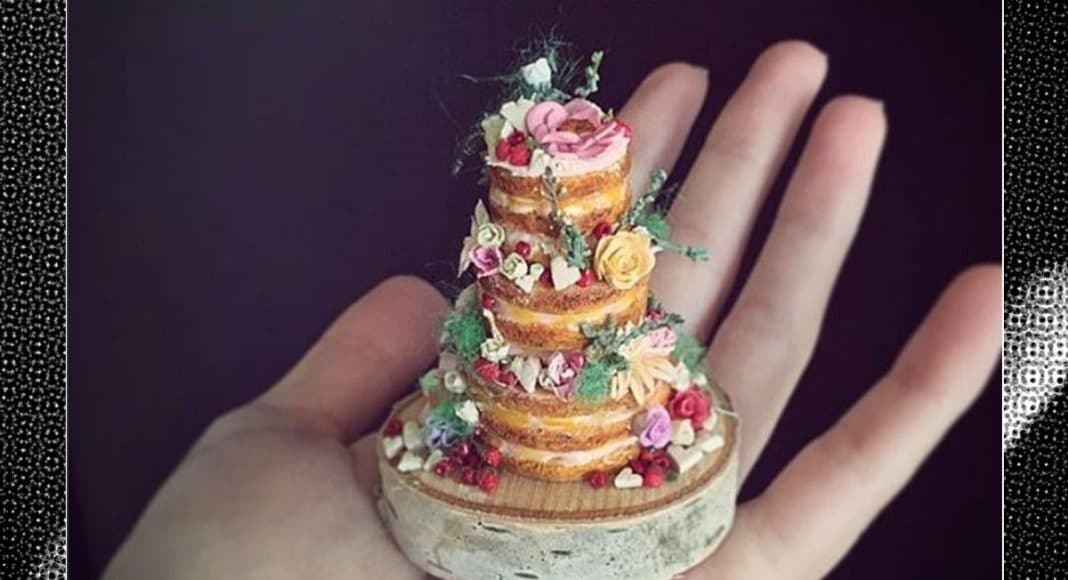 tiny cakes