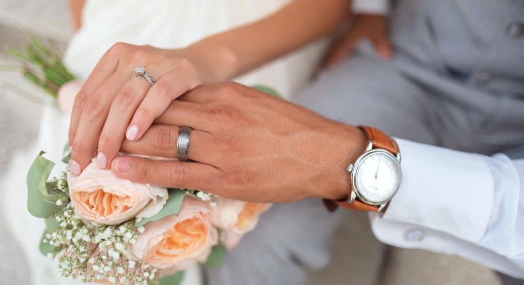 5 tips for taking the stress out of your wedding booze planning