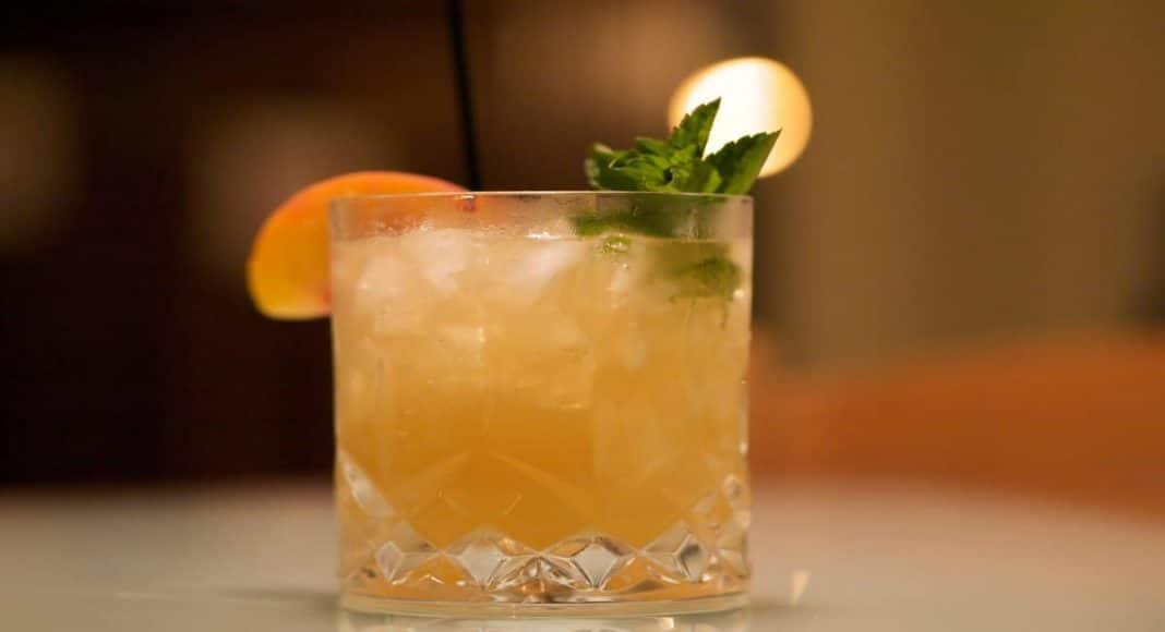 5 Great Ways To Use Fresh Herbs In Your Craft Cocktails