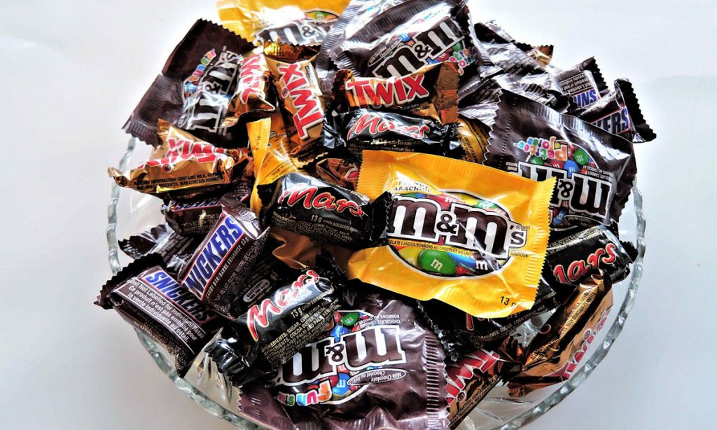 even charlie brown wouldnt fall for this halloween myth