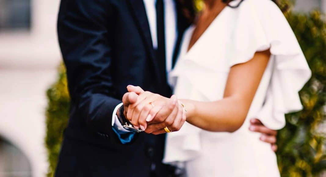 Groomsman Epically Faints During Wedding, Breaks Face