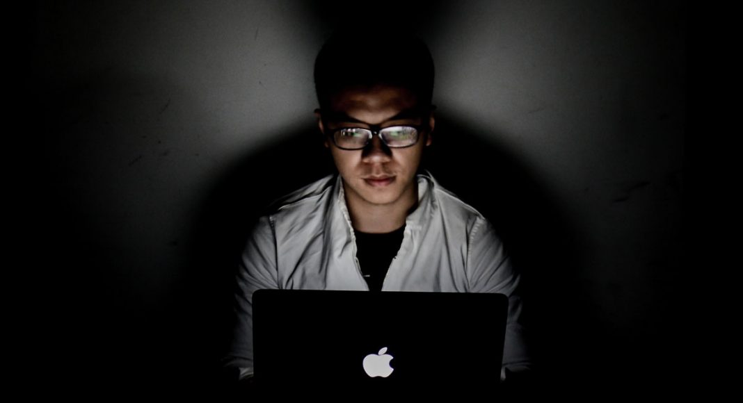 3 Ways Watching Porn Leads To Relationship Troubles