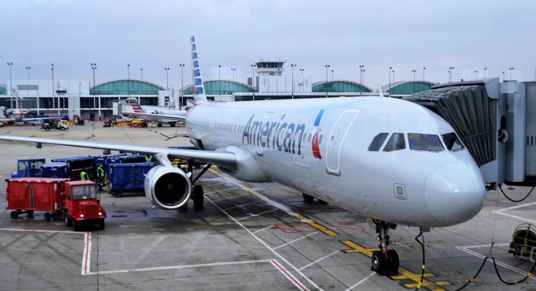 American Airlines Pilot Claims UFO Flew Over His Aircraft