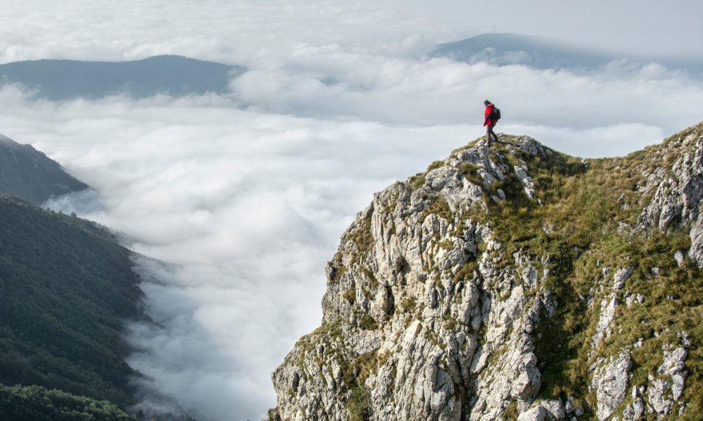 6 Must-Have Hiking Apps For Your Upcoming Outdoor Adventures