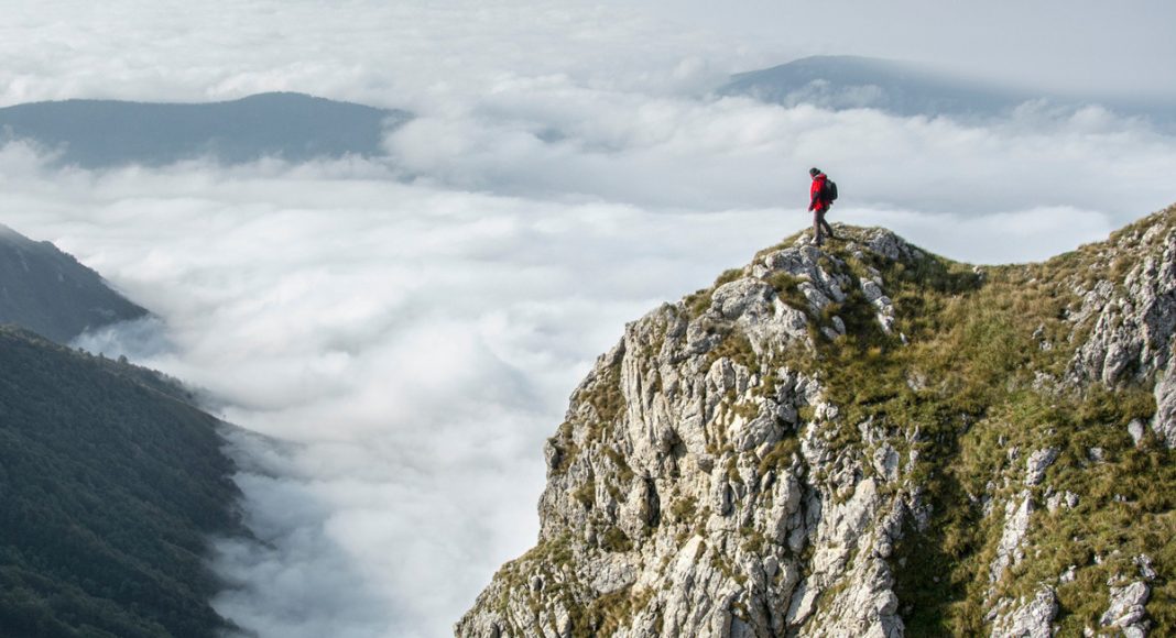 6 Must-Have Hiking Apps For Outdoor Adventures