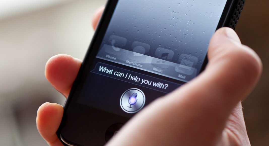 People Found A Way To Get Siri To Curse And It's Super Easy
