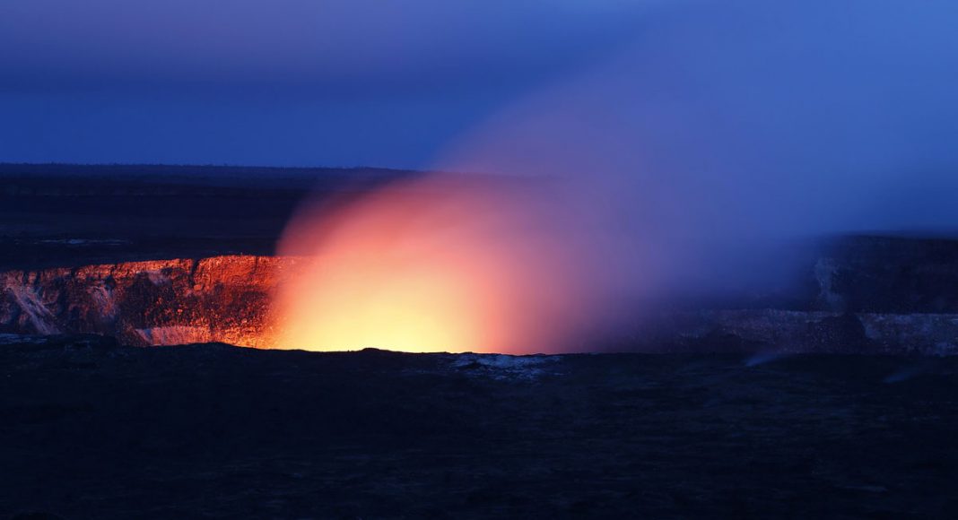 You Can See Hawaii's Kilauea Volcano Exploding From Space