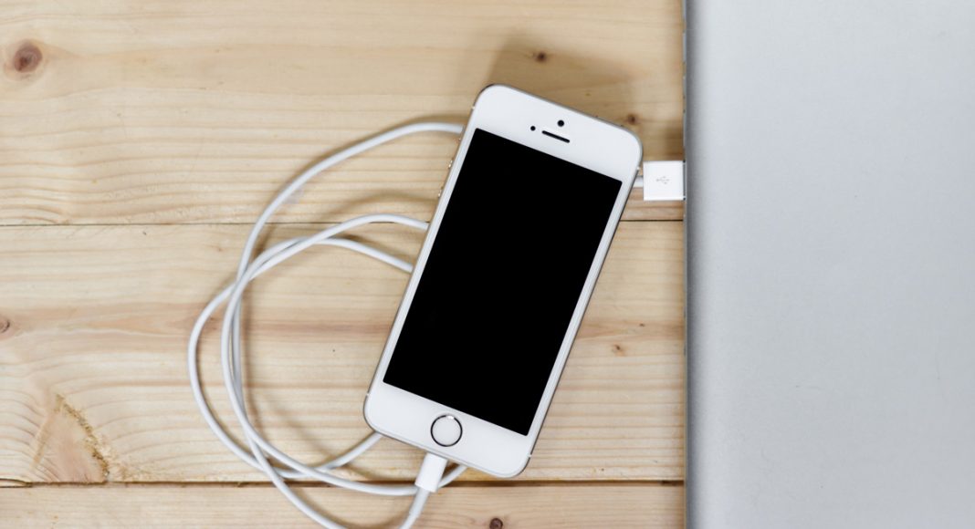 Tech Duh: Cheap Chargers And Cords Will Ruin Your iPhone