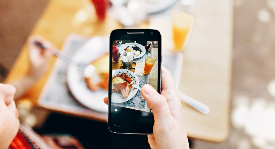 4 Features That Prove Smartphones & Social Media Are Addictive By Design