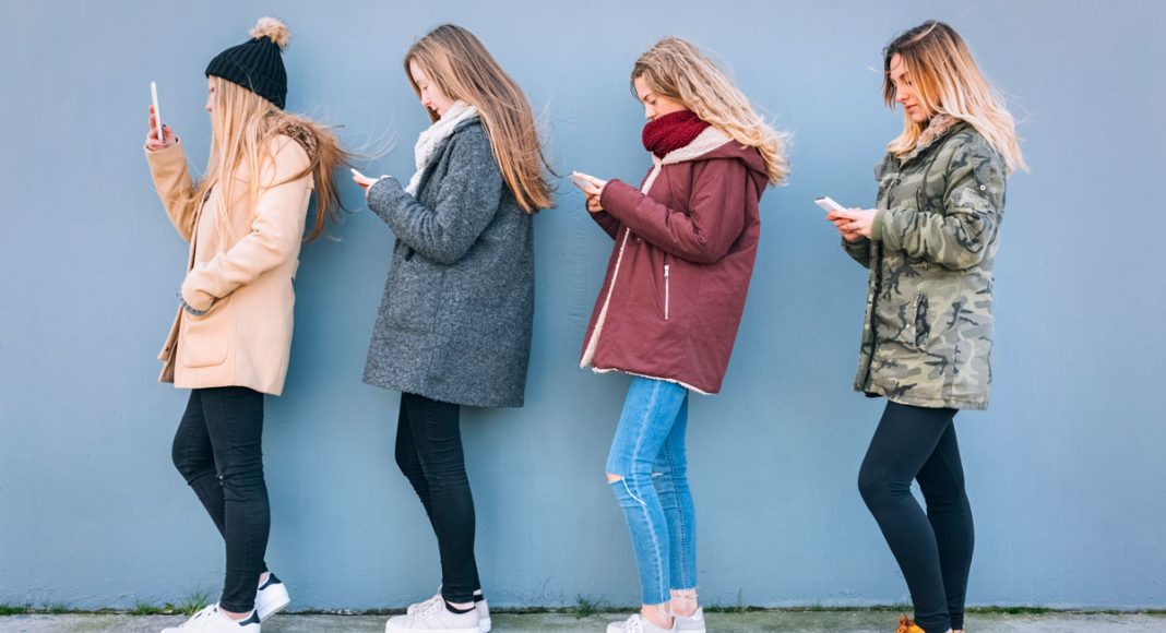 How To Quietly Avoid Seeing People's Posts On Social Media