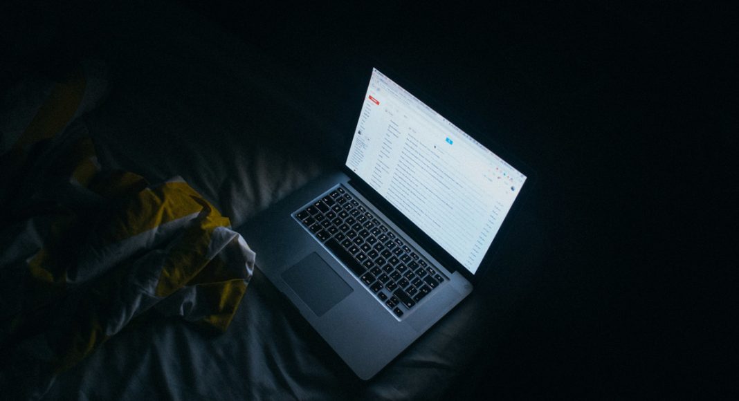 Here's Why Answering Your Boss's Late Night Email Is Not A Great Idea