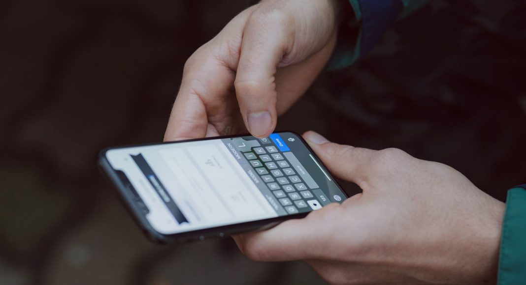 Apple Scraps Fingerprint ID On Upcoming iPhones