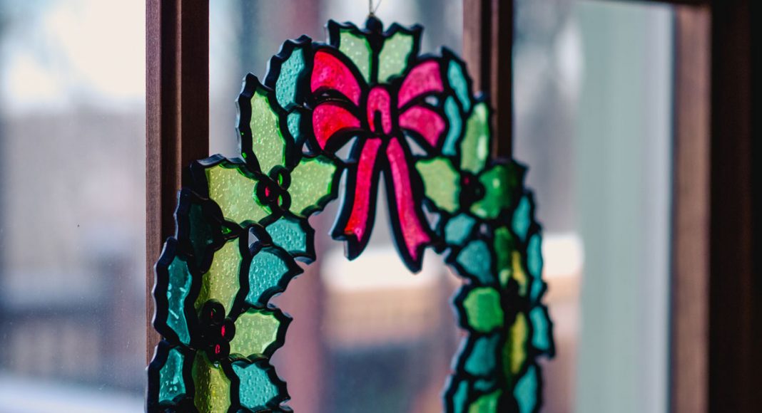 best ways to pack up your christmas decorations