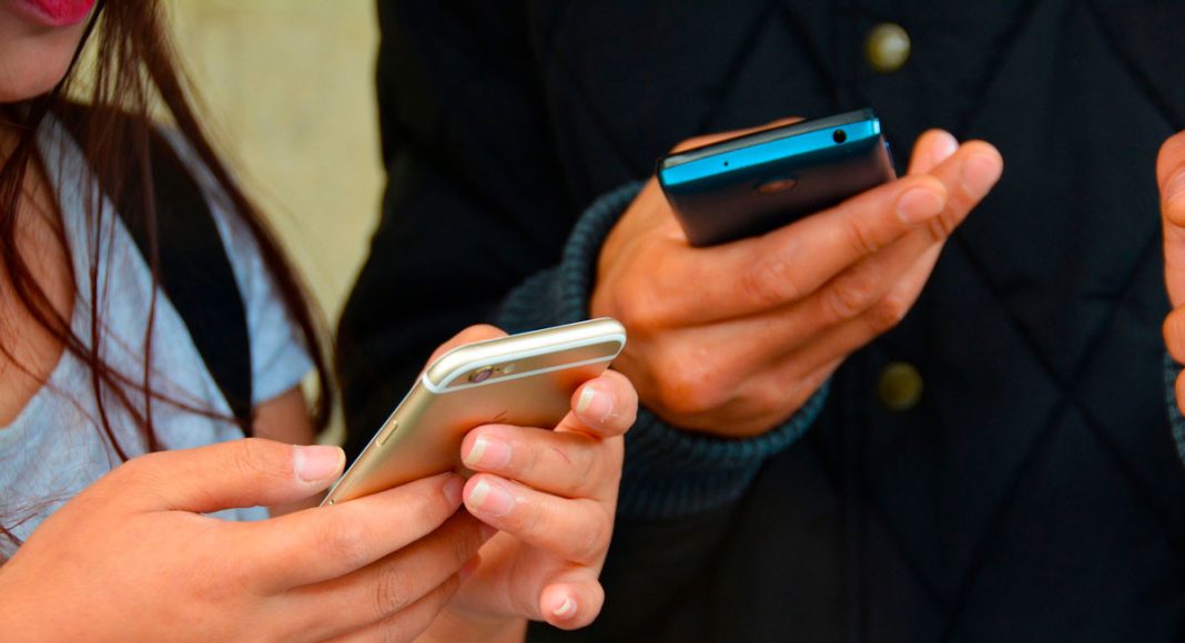 this fake boyfriend app save you from awkward moments