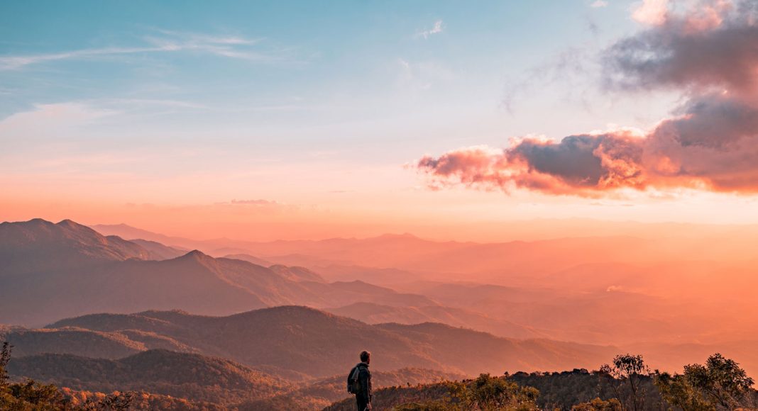 5 Things To Know Before Hiking With Weed