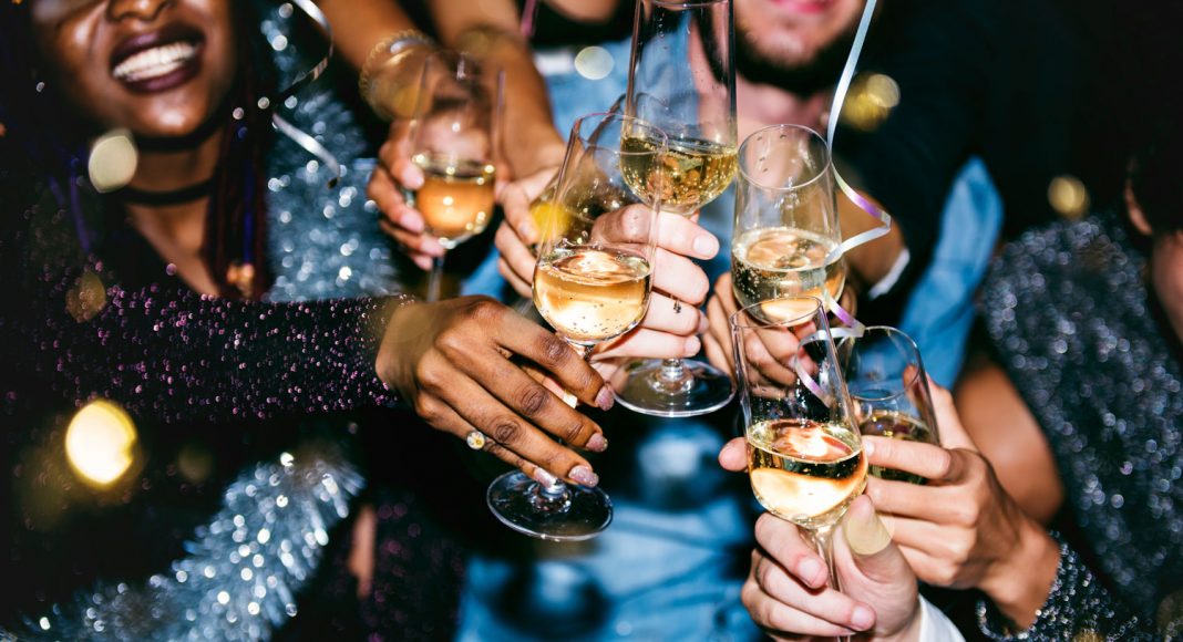 5 Foods To Eat Before You Go Out Drinking