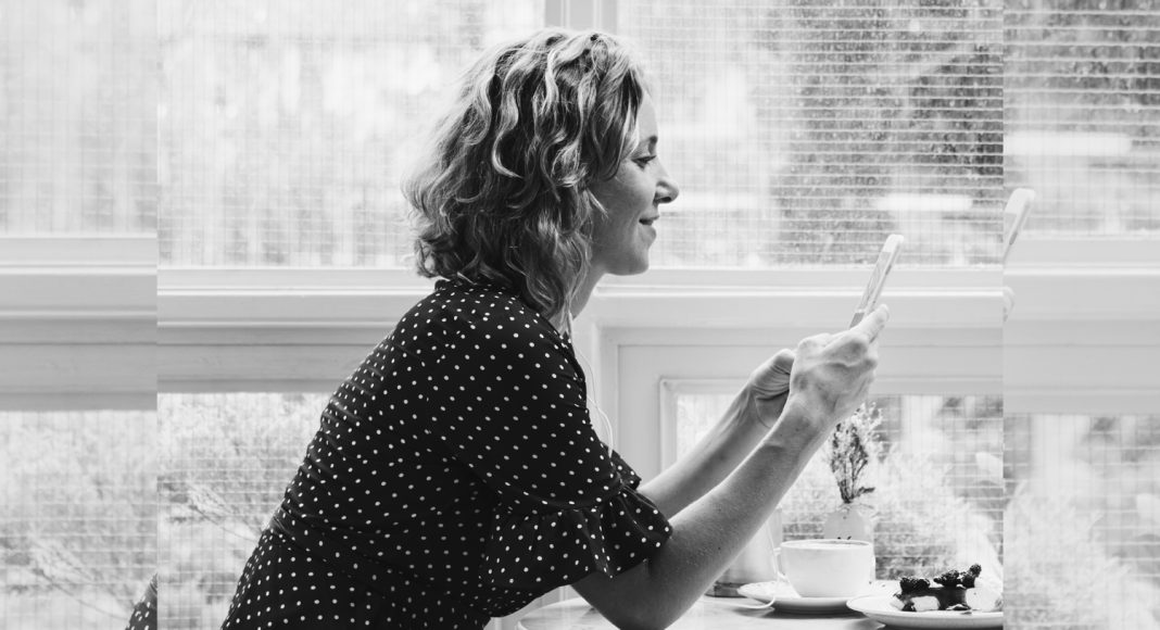 5 Tips For Socially Anxious People Using Dating Apps
