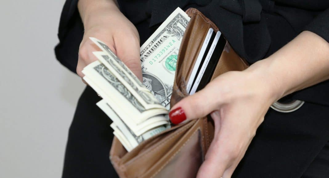 here are 5 tips on preparing your finances for the holiday season