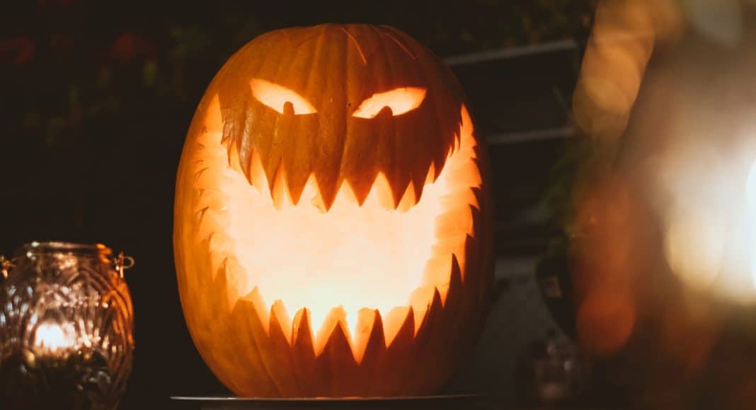 5 Easy Halloween Costumes That Are Also Fun