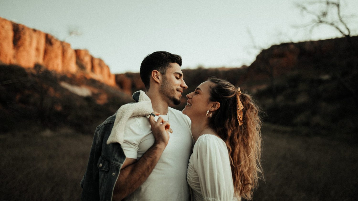 First Date? Here's How To Talk About Sensitive Stuff Like Vaccines
