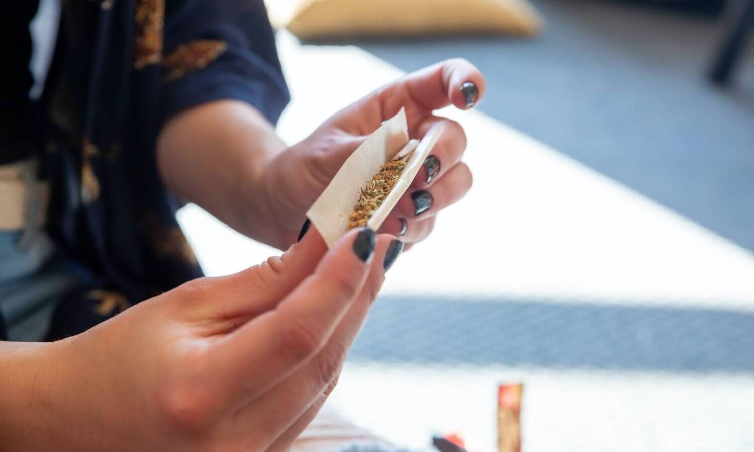 rolling a cannabis joint